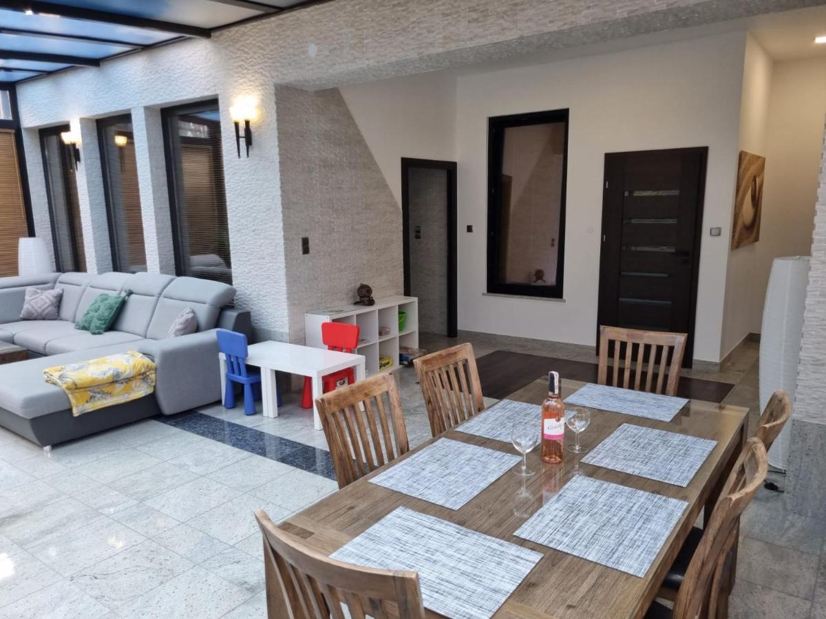 Apartament Bursztynek ポビエロボ エクステリア 写真