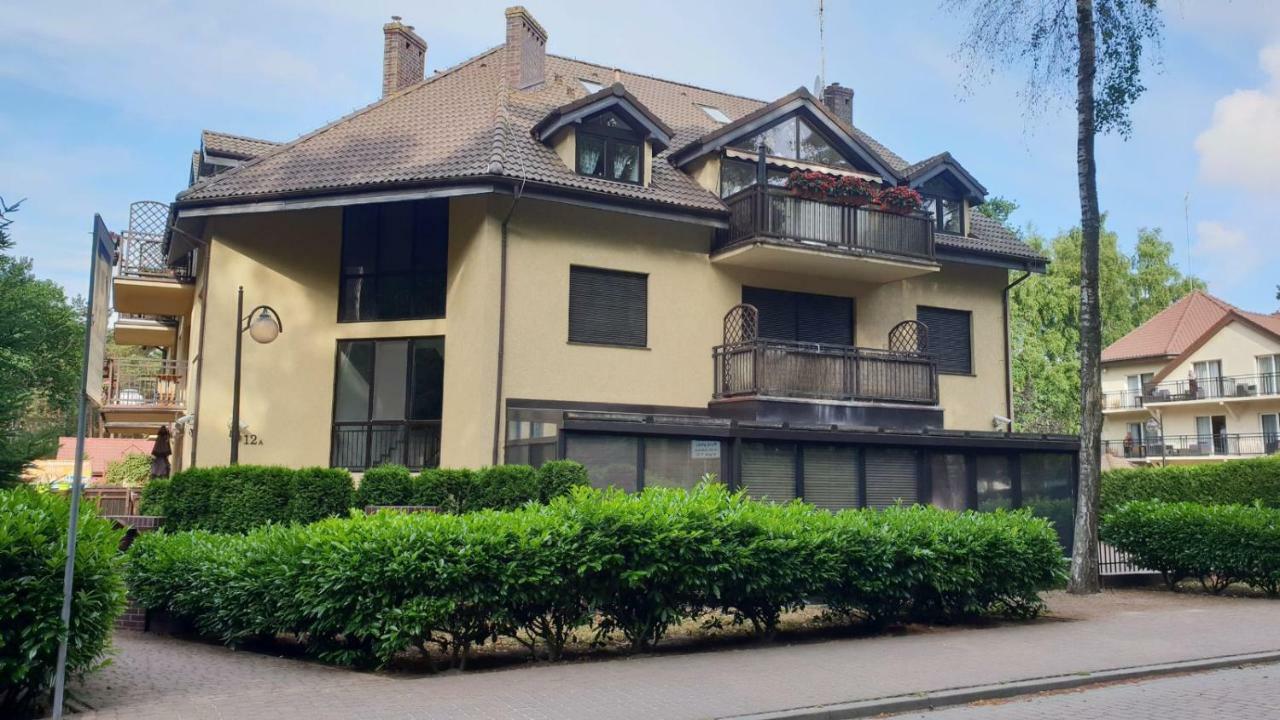 Apartament Bursztynek ポビエロボ エクステリア 写真